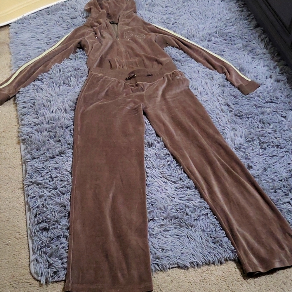 SWEATSUITs TOO!!